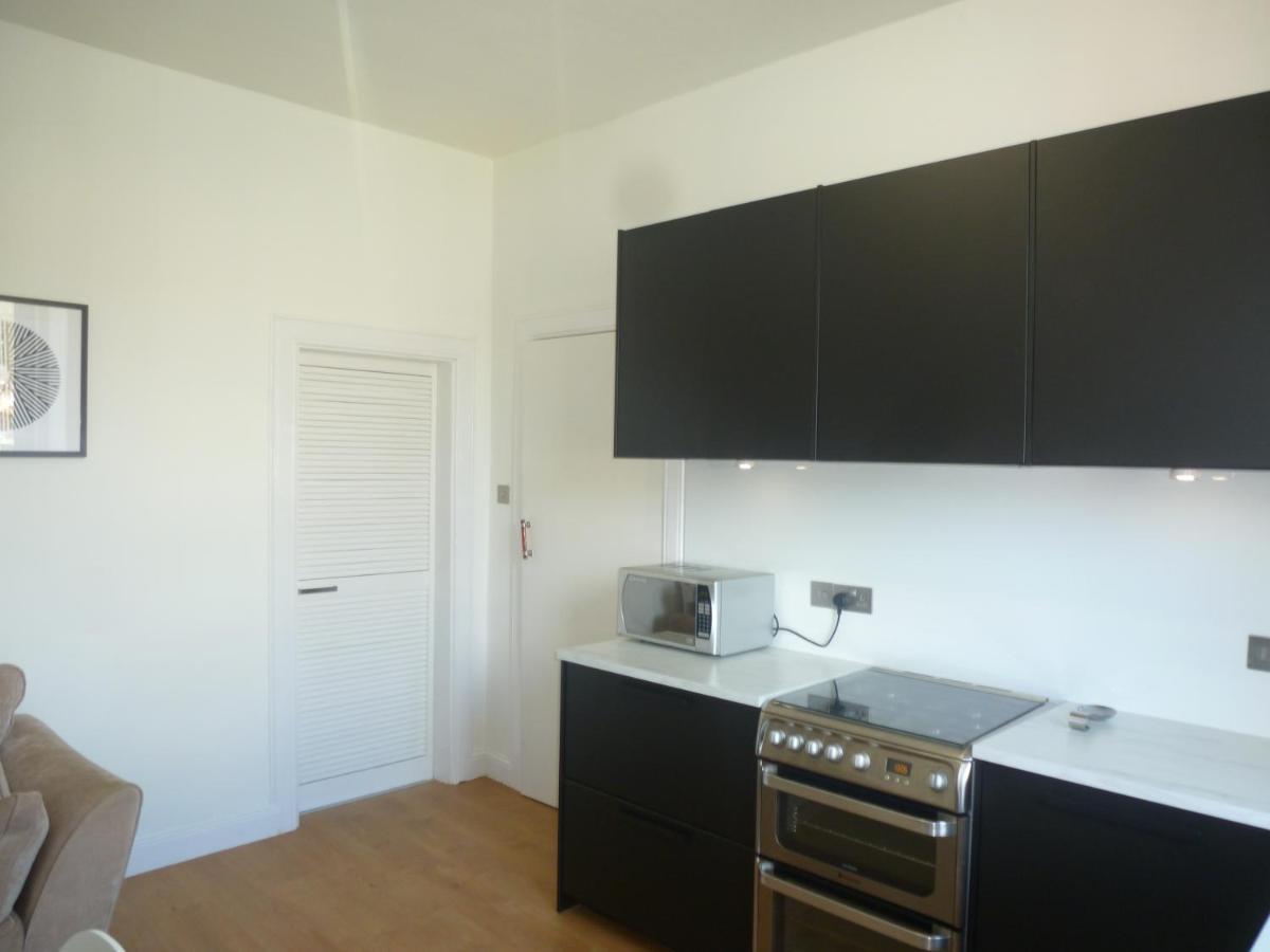 Next Door To Holyrood Palace And Arthur'S Seat Bed & Breakfast Edinburgh Exterior photo