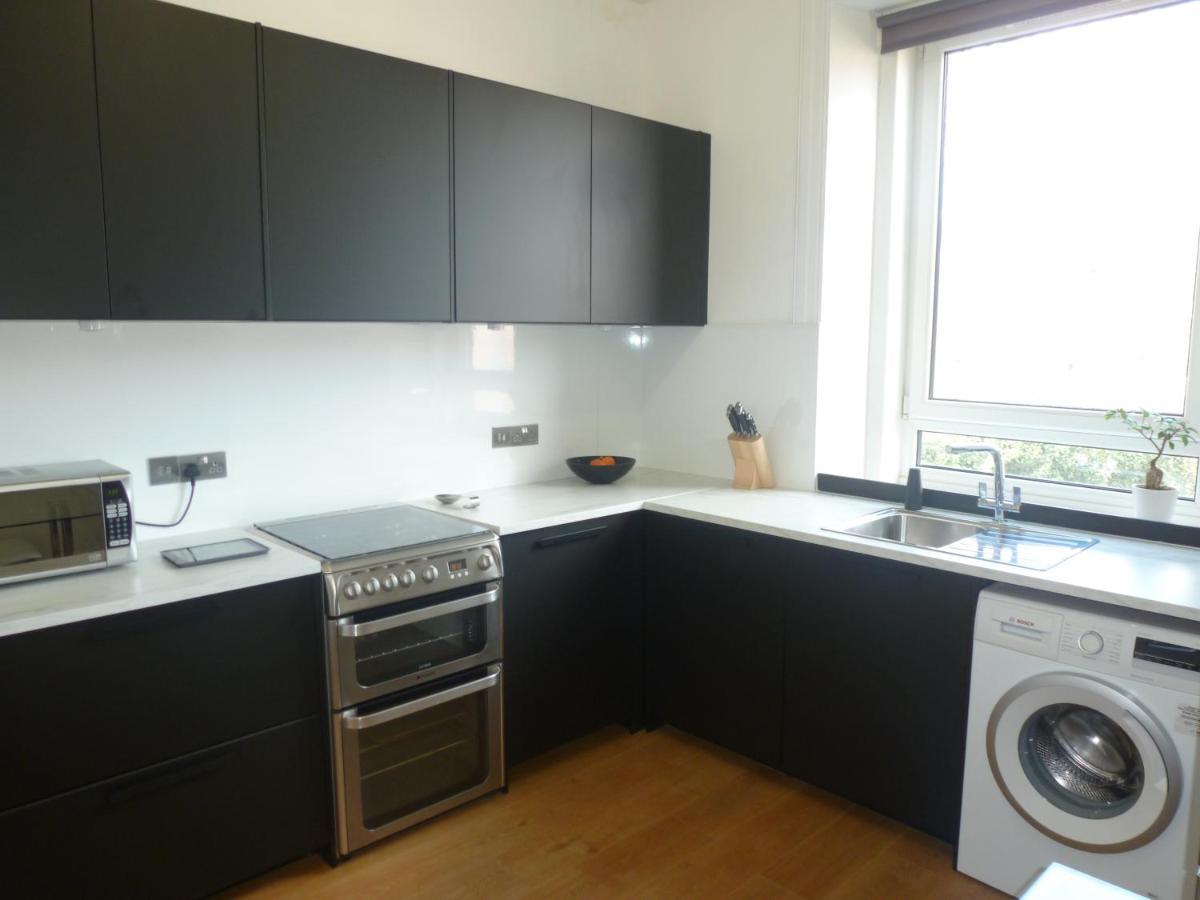 Next Door To Holyrood Palace And Arthur'S Seat Bed & Breakfast Edinburgh Exterior photo